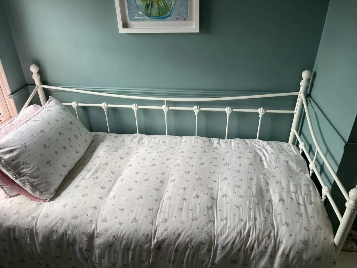 Extendable Day Bed - Image 4