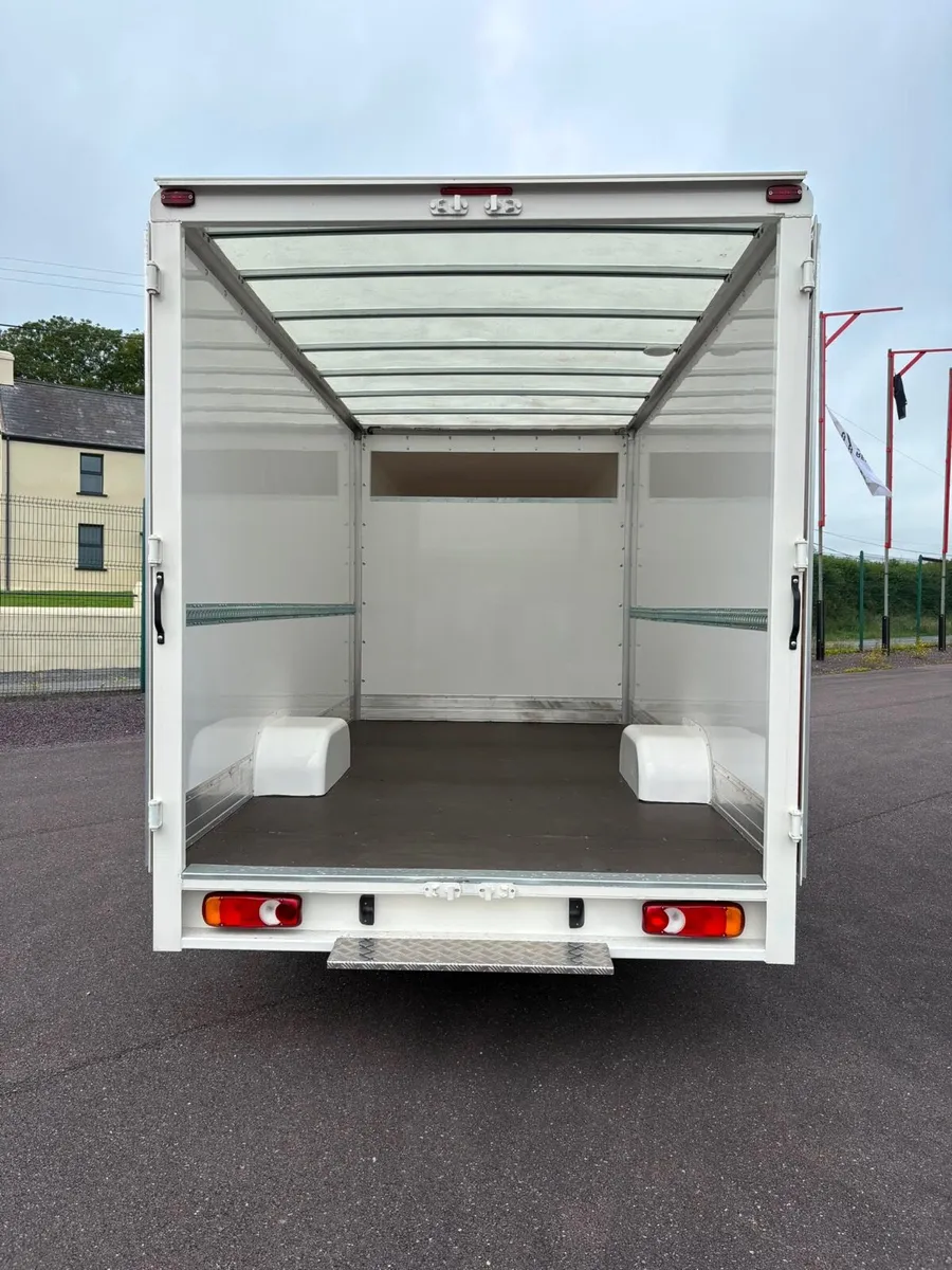 Renault Master Luton - Image 4