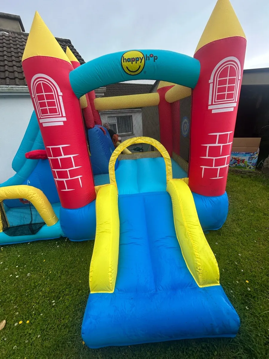Happy Hop Bouncy Castle Play Centre with Ball Pit - Image 1