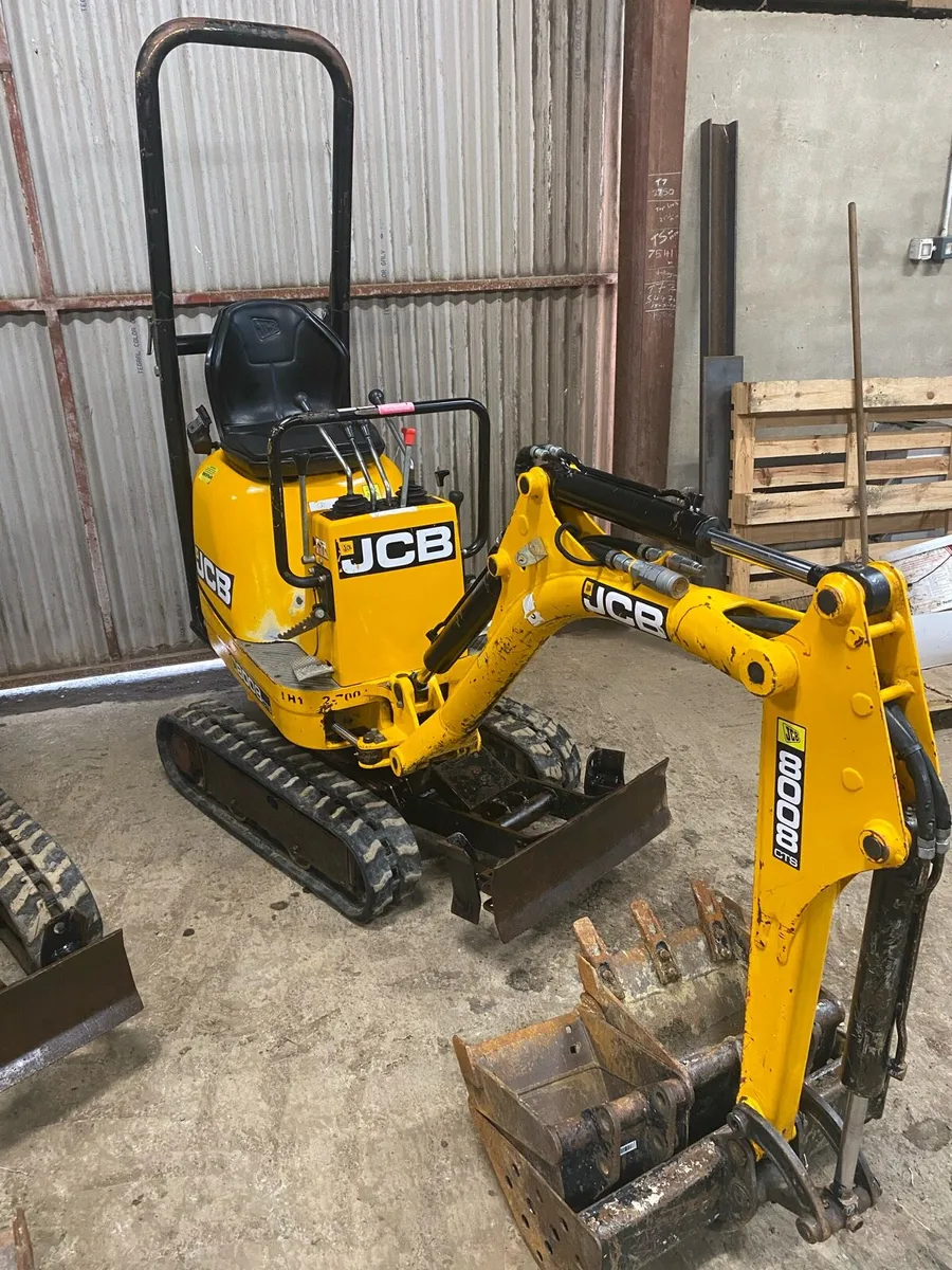 JCB 8008 CTS micro/mini digger - Image 3