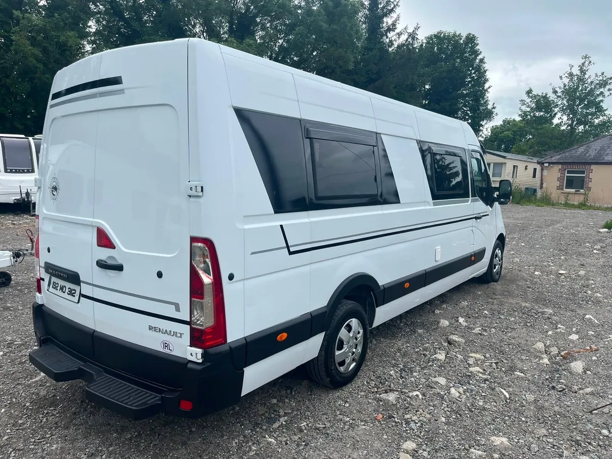 192 RENAULT MASTER FACTORY CAMPER - Image 3