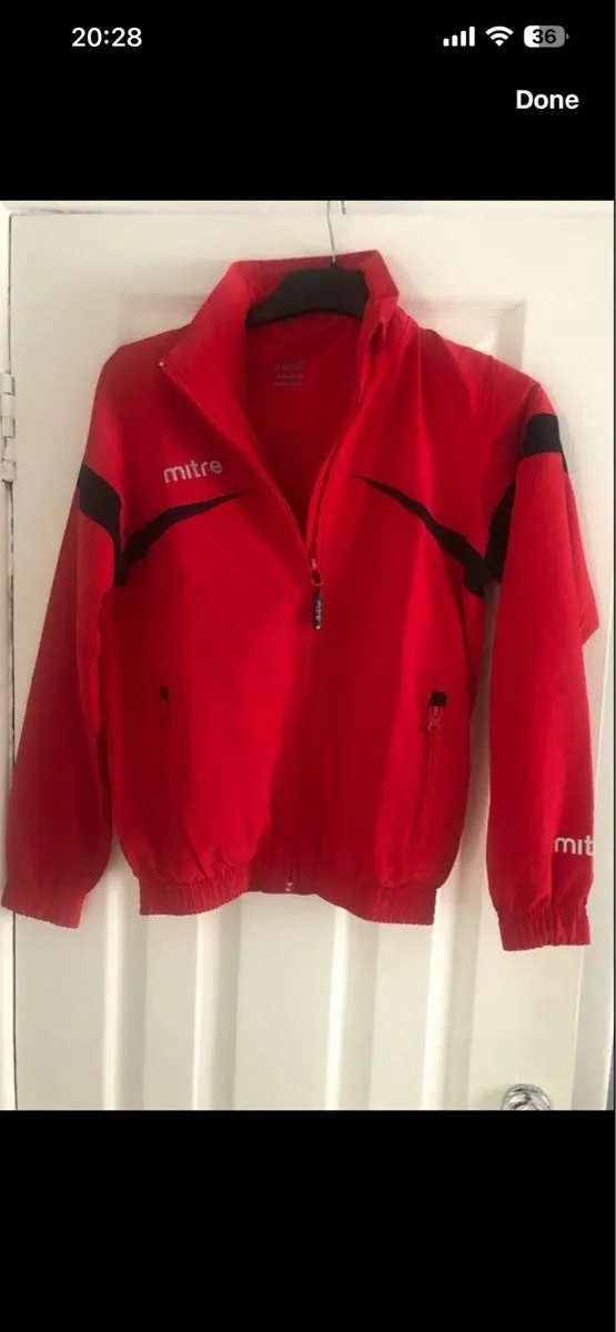 Boys never worn sweater size M €8 - Image 1