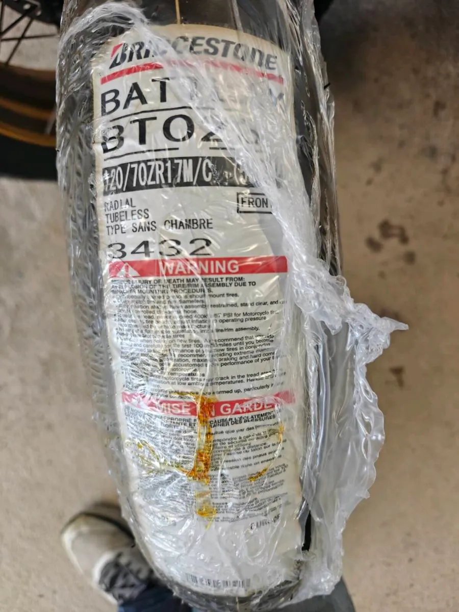 Motorcycle tyre - Image 1