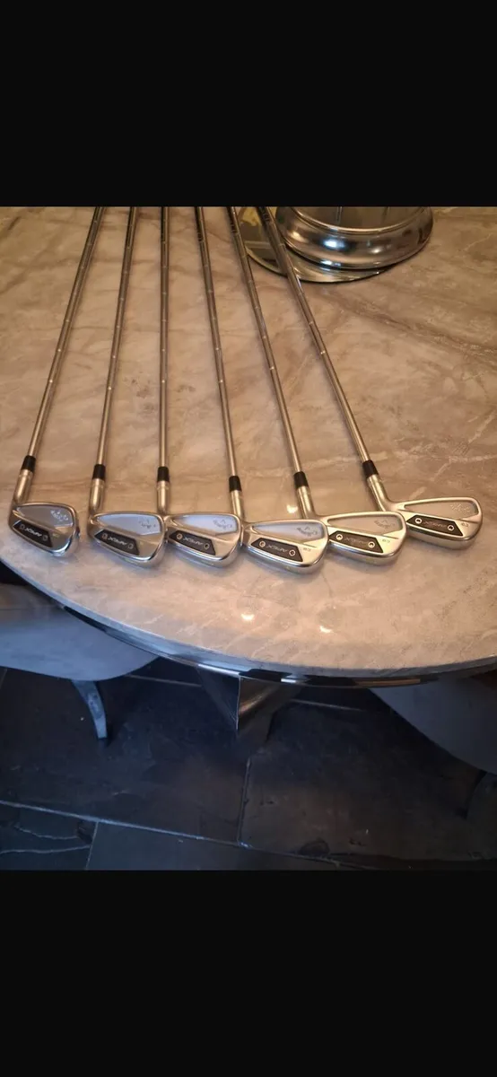 Callaway apex cb golf clubs right handed pw to 5 - Image 1