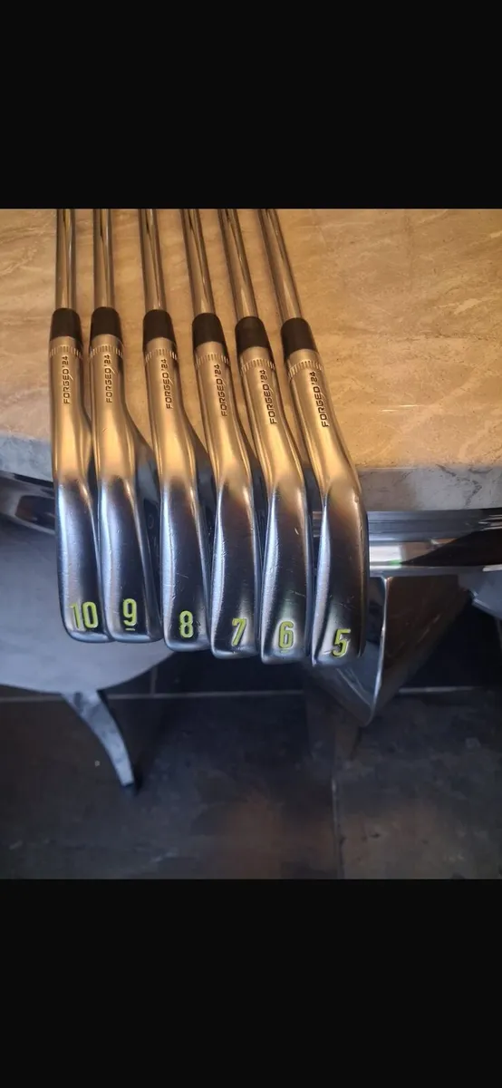 Callaway apex cb golf clubs right handed pw to 5 - Image 2