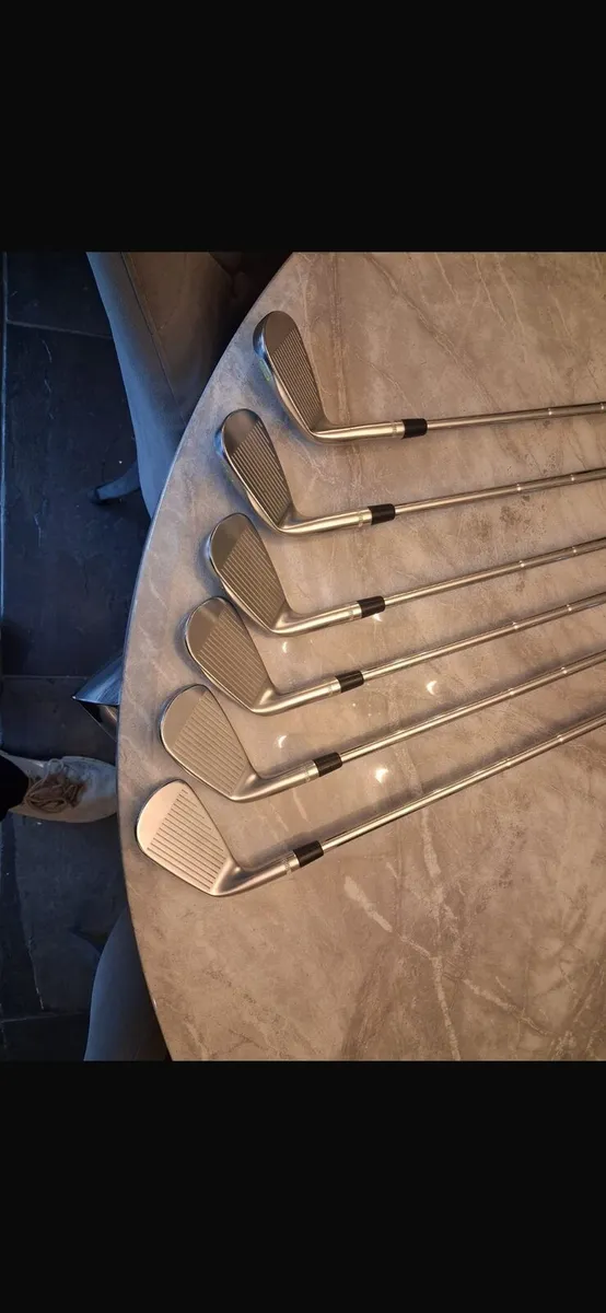 Callaway apex cb golf clubs right handed pw to 5 - Image 4