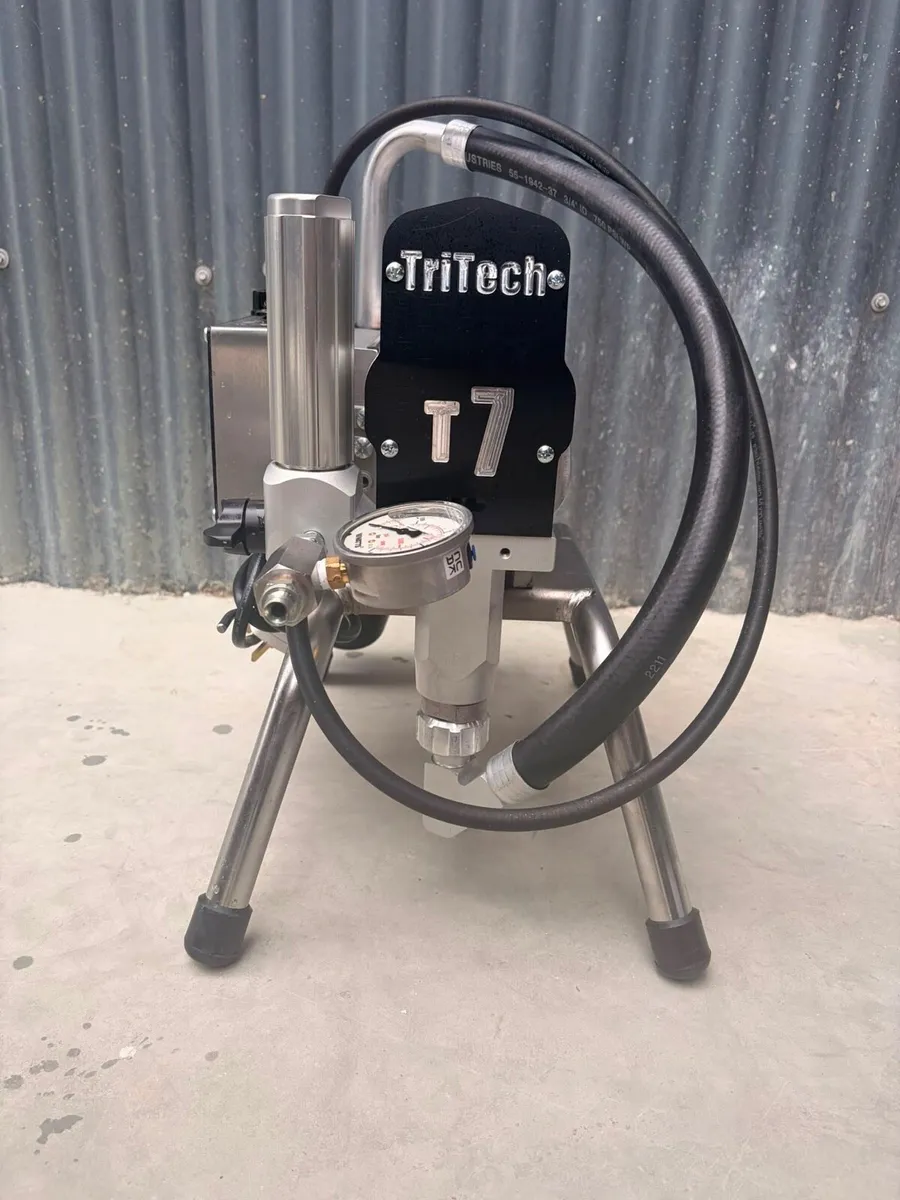 Airless paint sprayer TriTech T7, 240v - Image 1