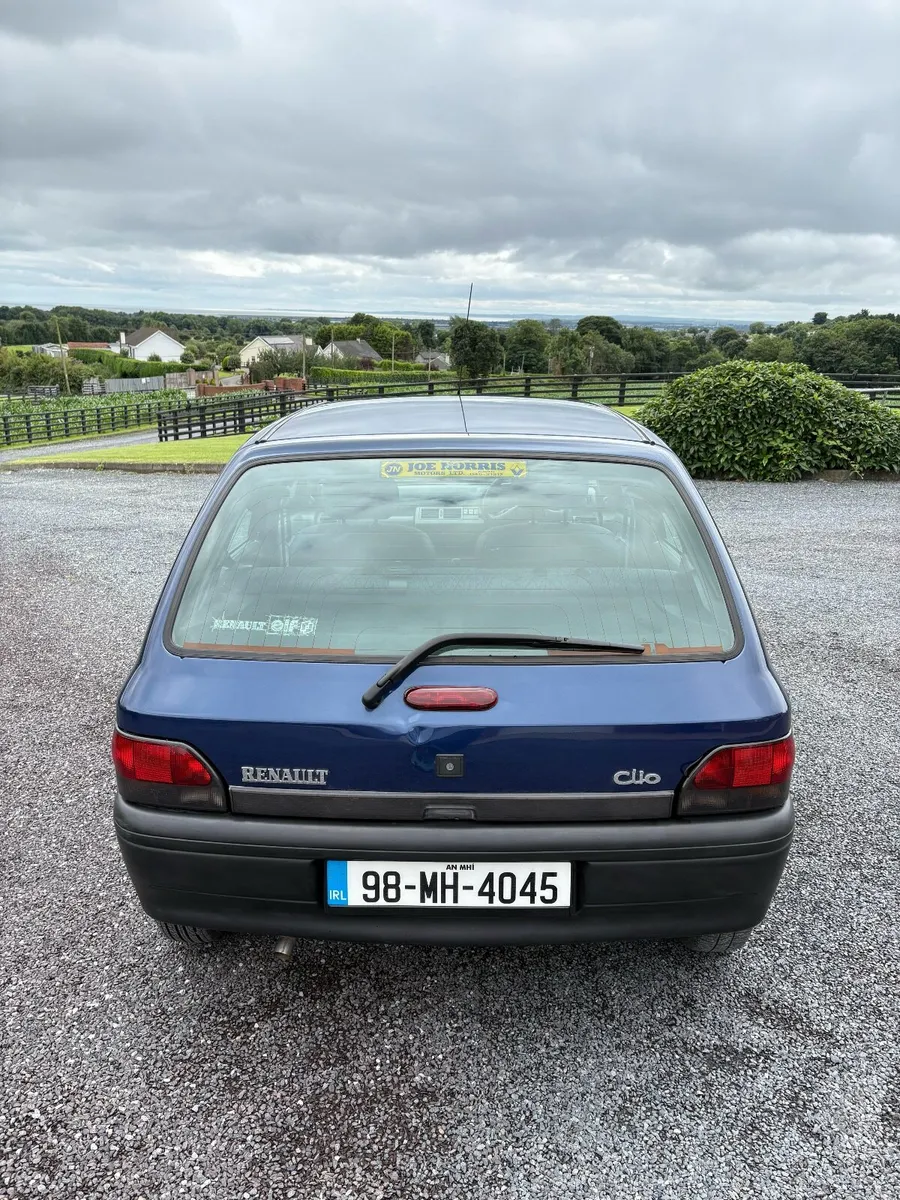 Renault Clio 1998 - One Owner original car - Image 3