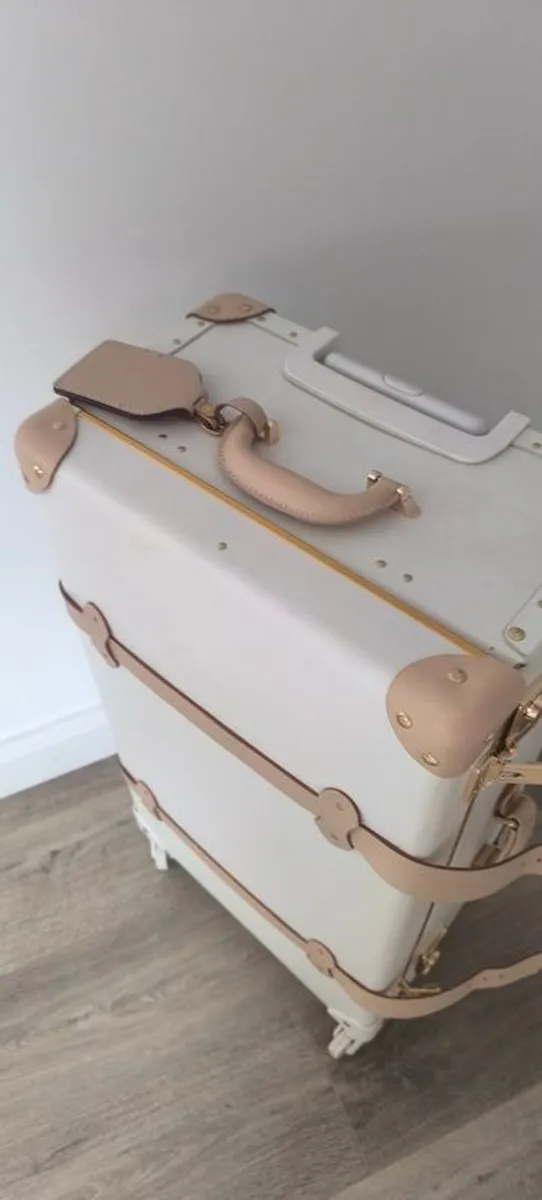 Suitcase - Image 2