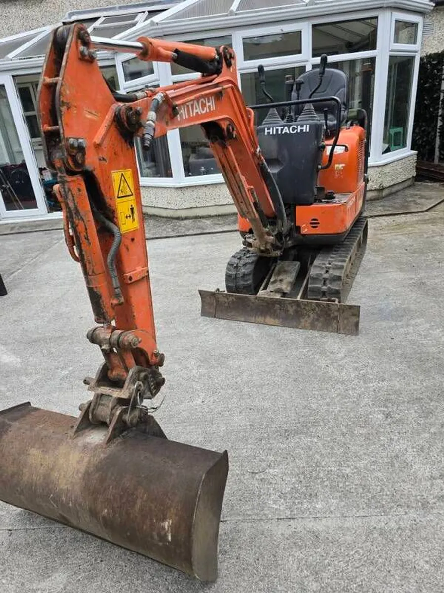 Hitachi Mini Digger Zaxis 10U - Image 1