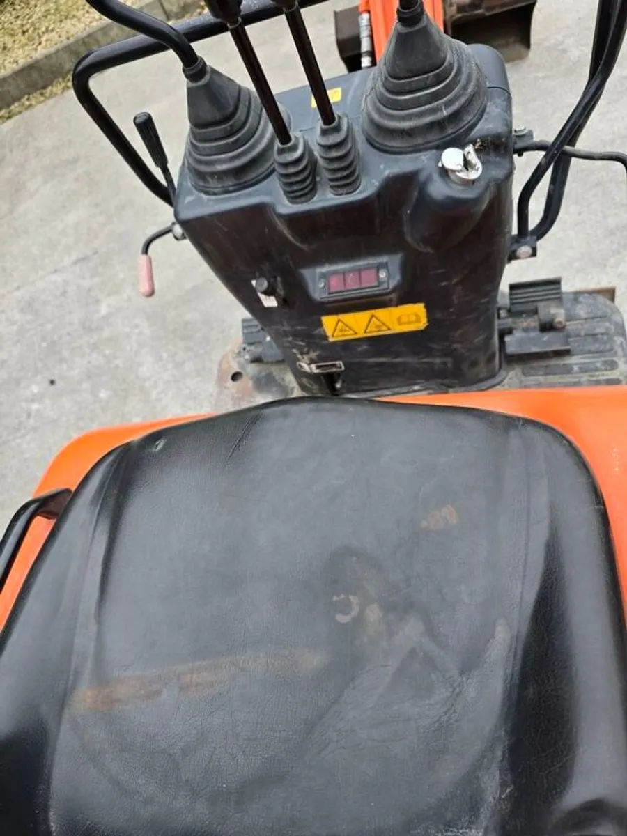 Hitachi Mini Digger Zaxis 10U - Image 4
