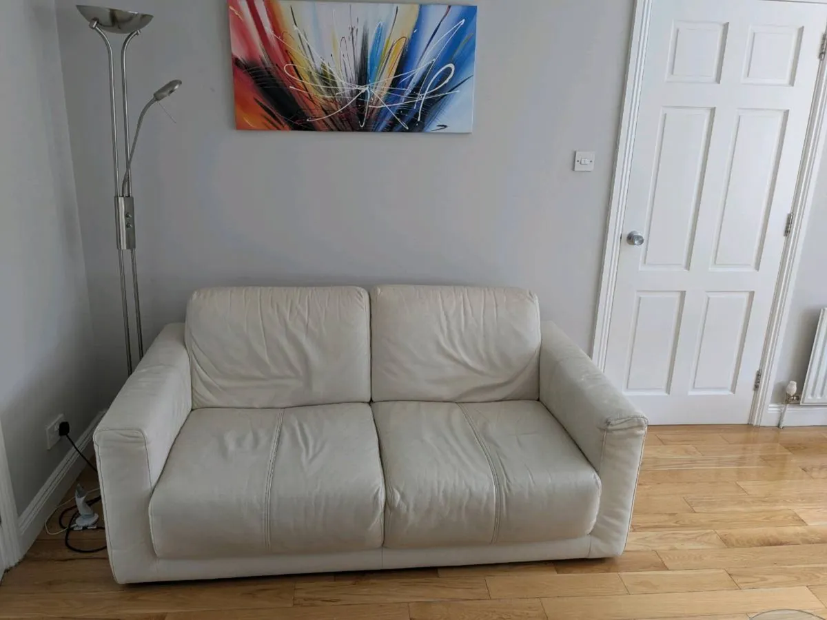 Leather suite - Image 1