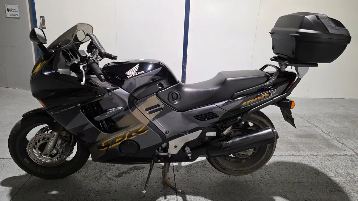 Honda CBR1000F - very low mileage - Image 4