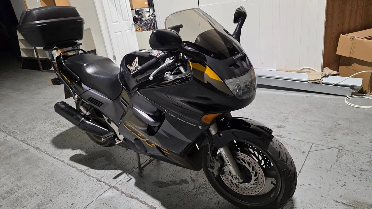Honda CBR1000F - very low mileage - Image 1