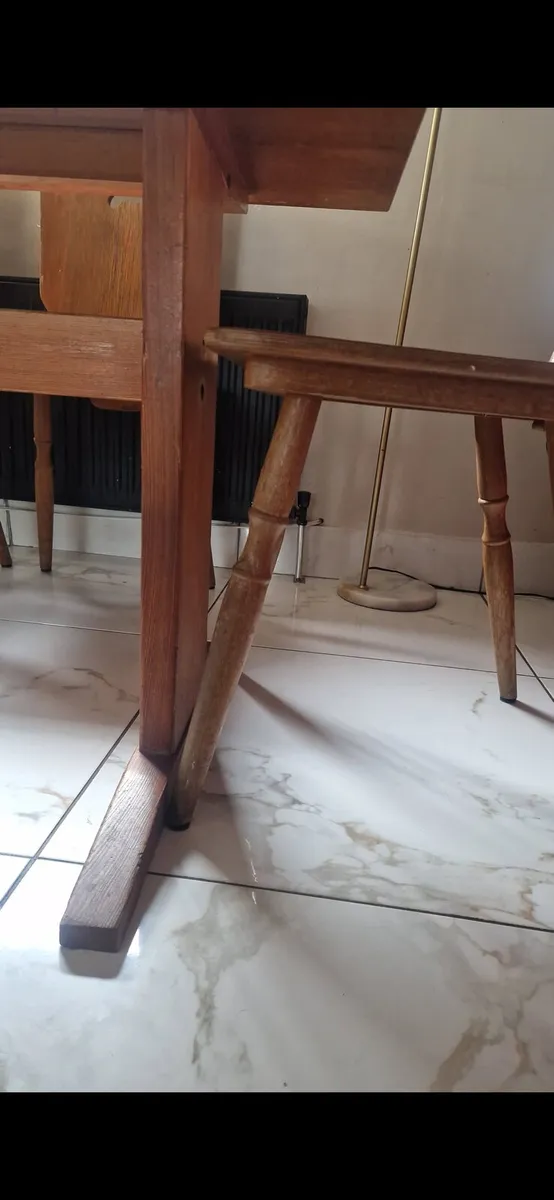 Kitchen table and chairs - Image 3