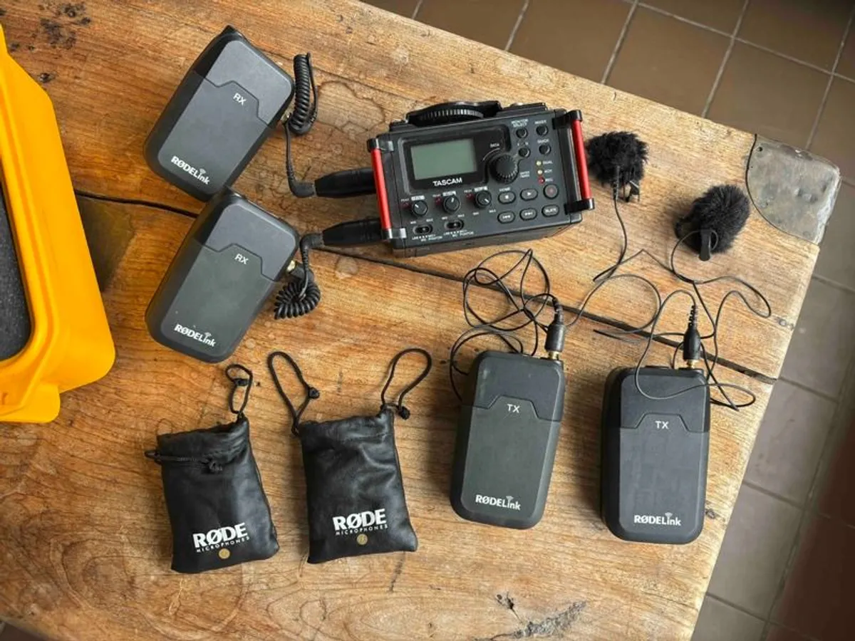 2x Rode wireless mic / Tascam recording kit - Image 2