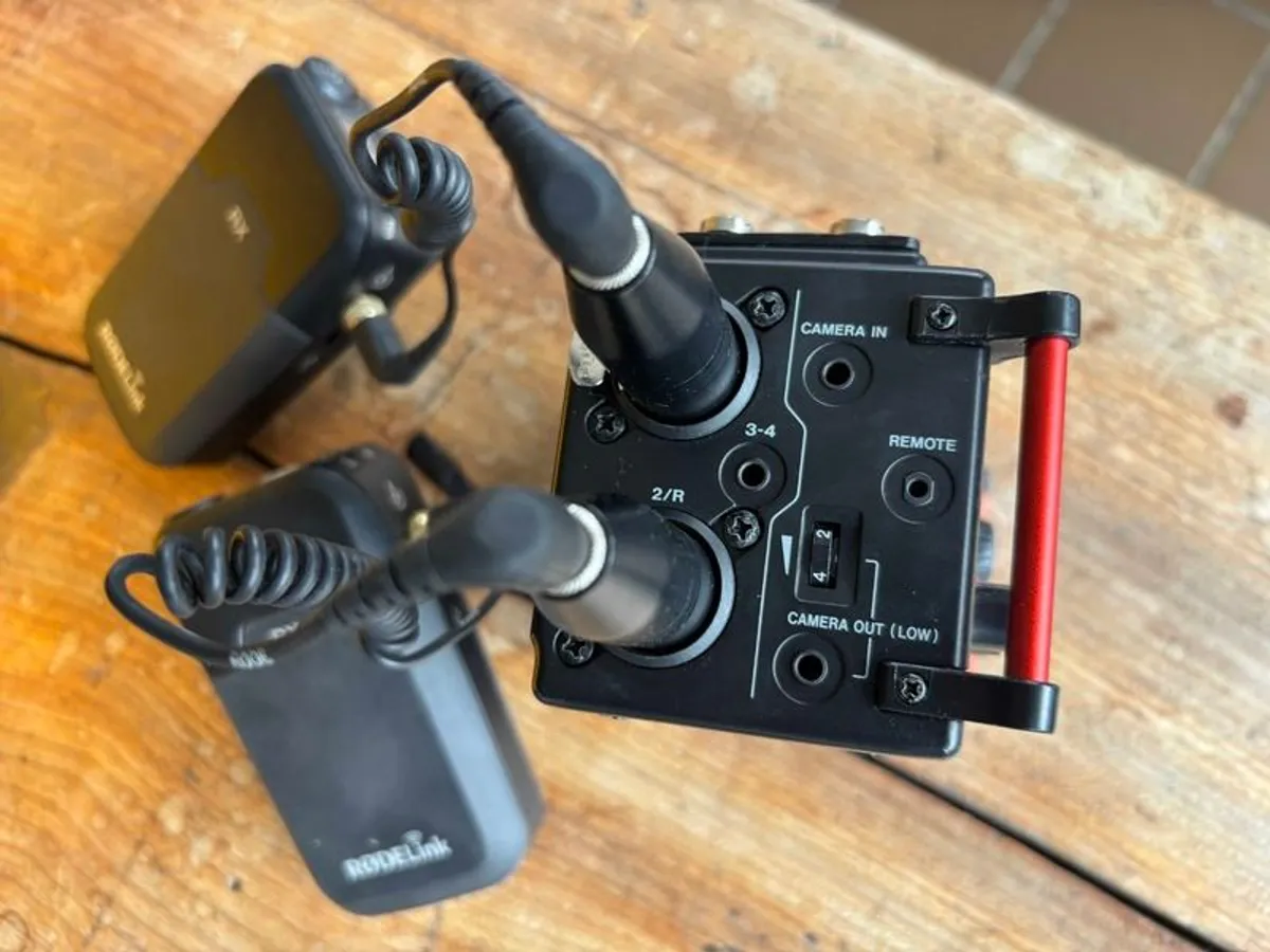 2x Rode wireless mic / Tascam recording kit - Image 3