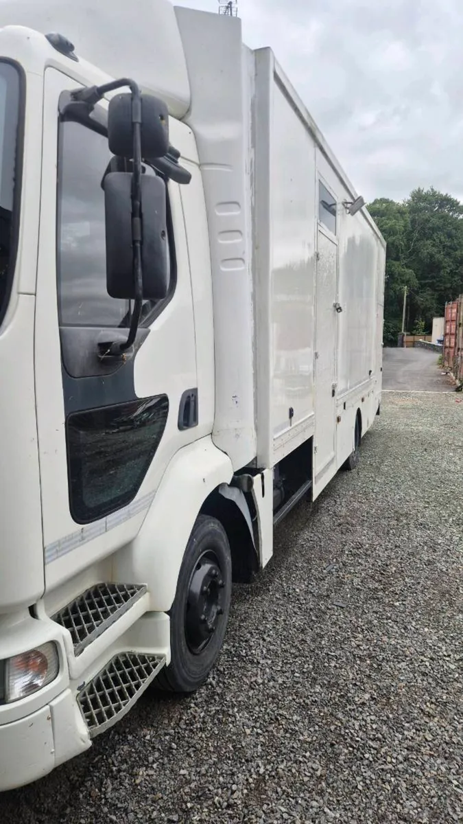 Renault Race Truck - Image 1