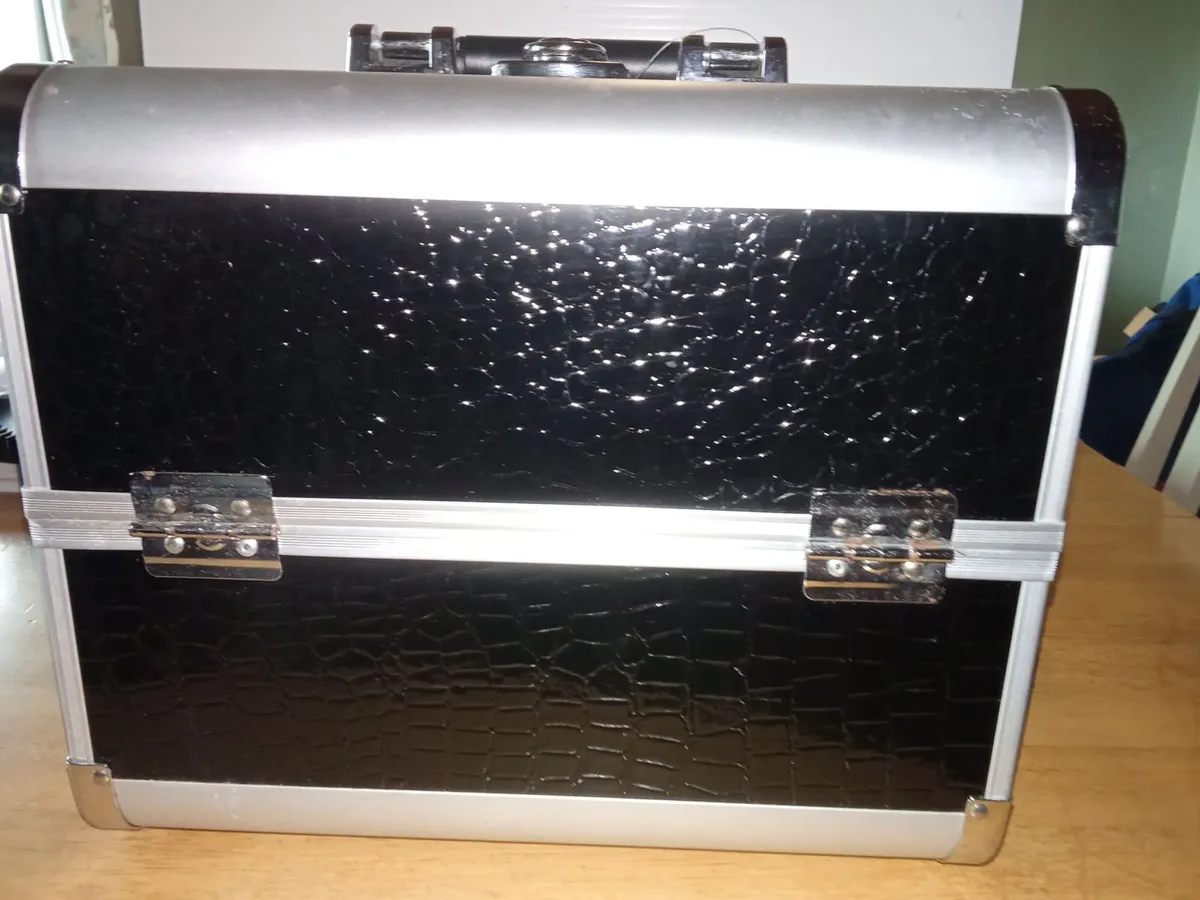 Cosmetic case - Image 1