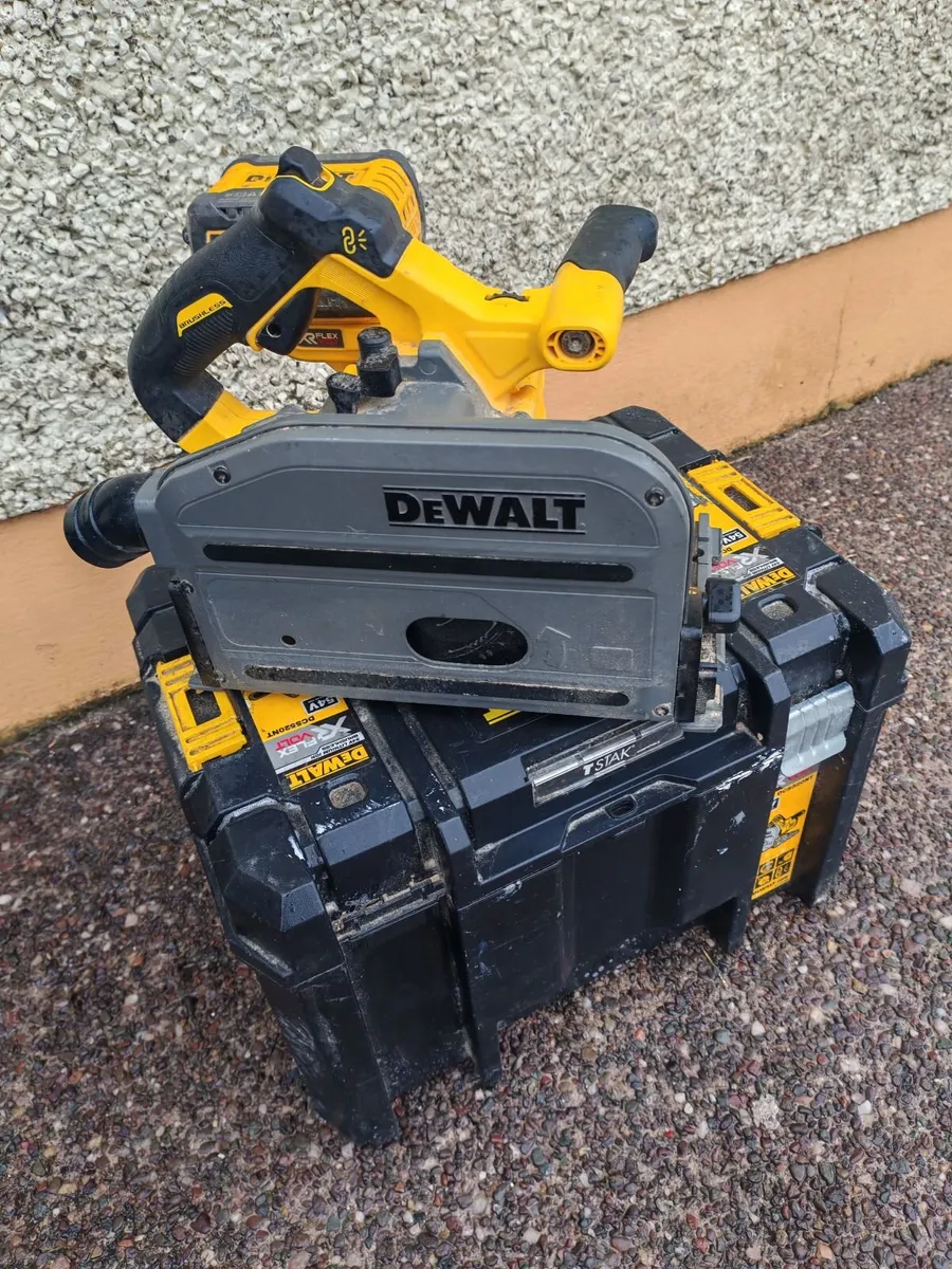 Dewalt cordless plunge saw & guide rails - Image 2