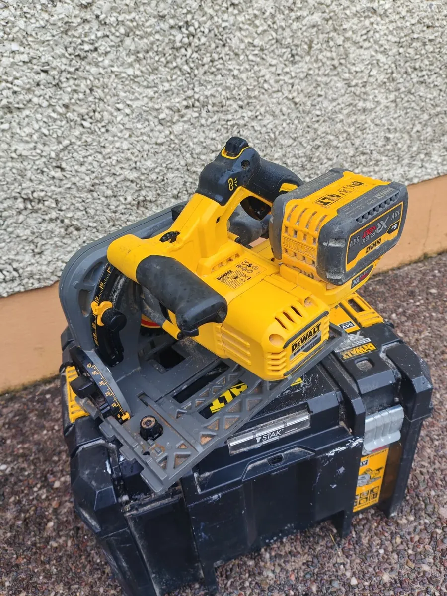 Dewalt cordless plunge saw & guide rails - Image 1