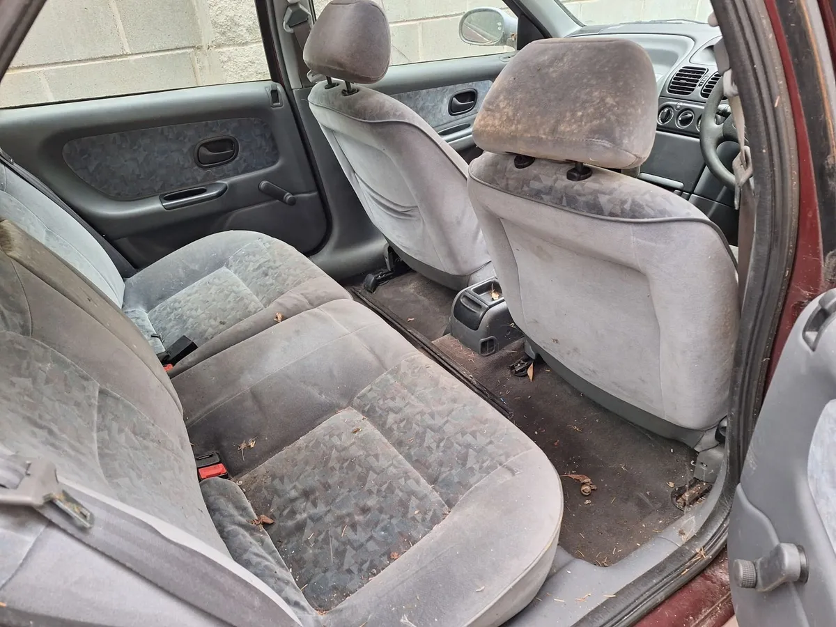 1996 Renault Laguna 1.8 Sport - Image 2