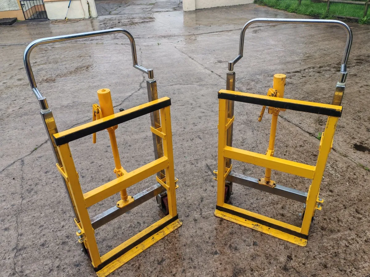 Vending machine & furniture lifters - Image 1