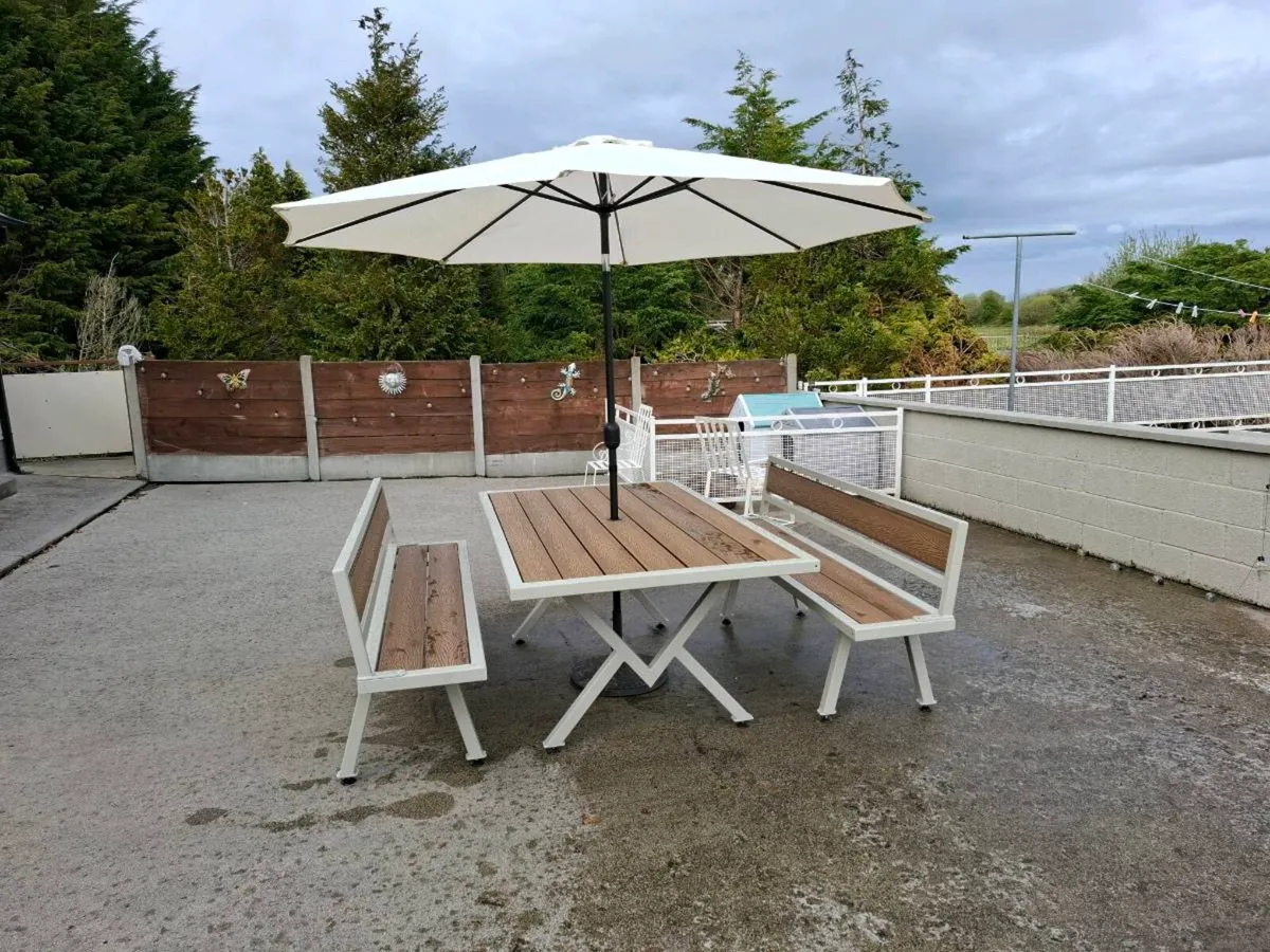 Garden furniture - Image 1