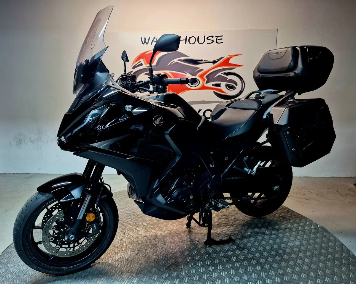 2022 NT1100 DCT - Image 1