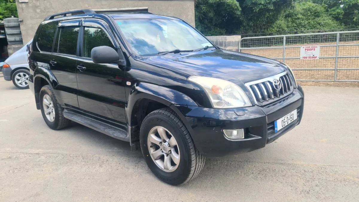 Toyota landcruiser  crewcab - Image 2