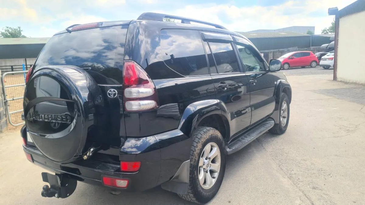 Toyota landcruiser  crewcab - Image 4