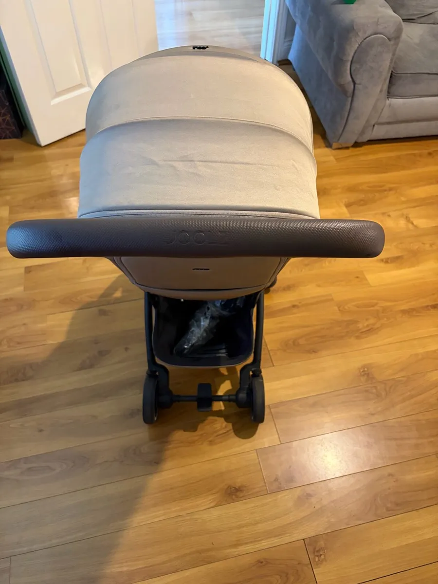 Stroller - Image 2