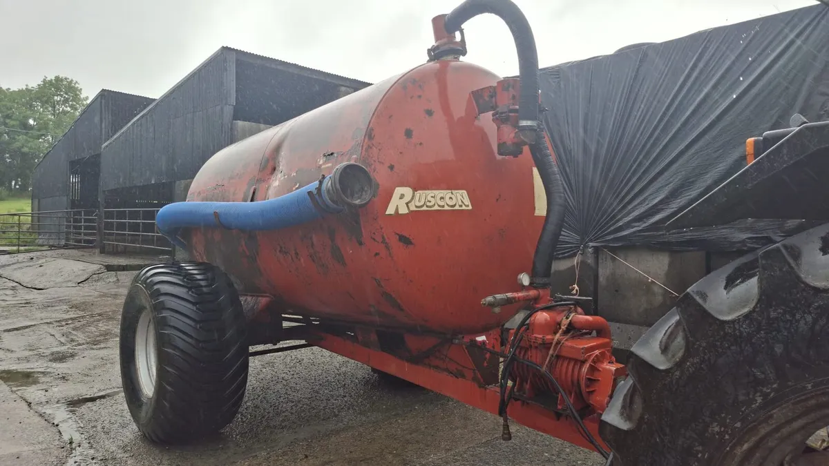Slurry tanker - Image 1
