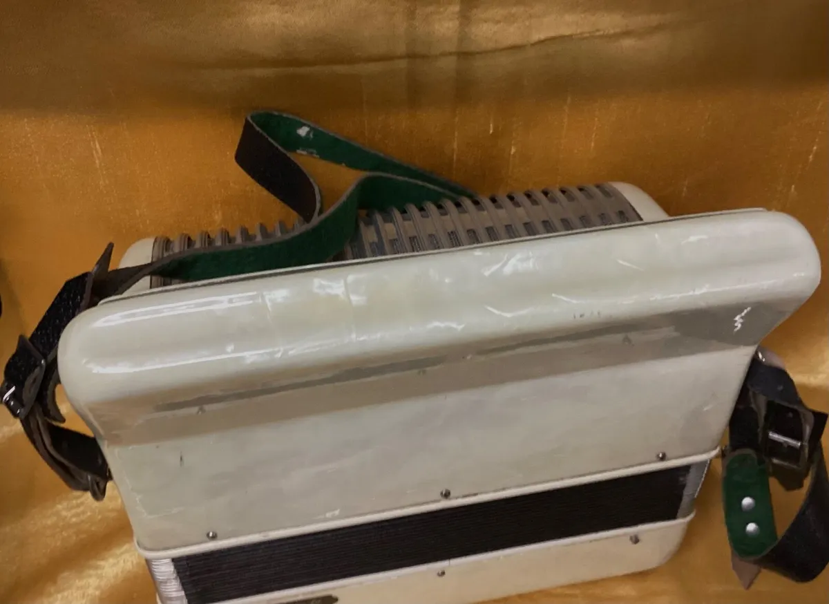 CASALI VERONA ITALIAN B/C 2 VOICE BUTTON ACCORDION - Image 2