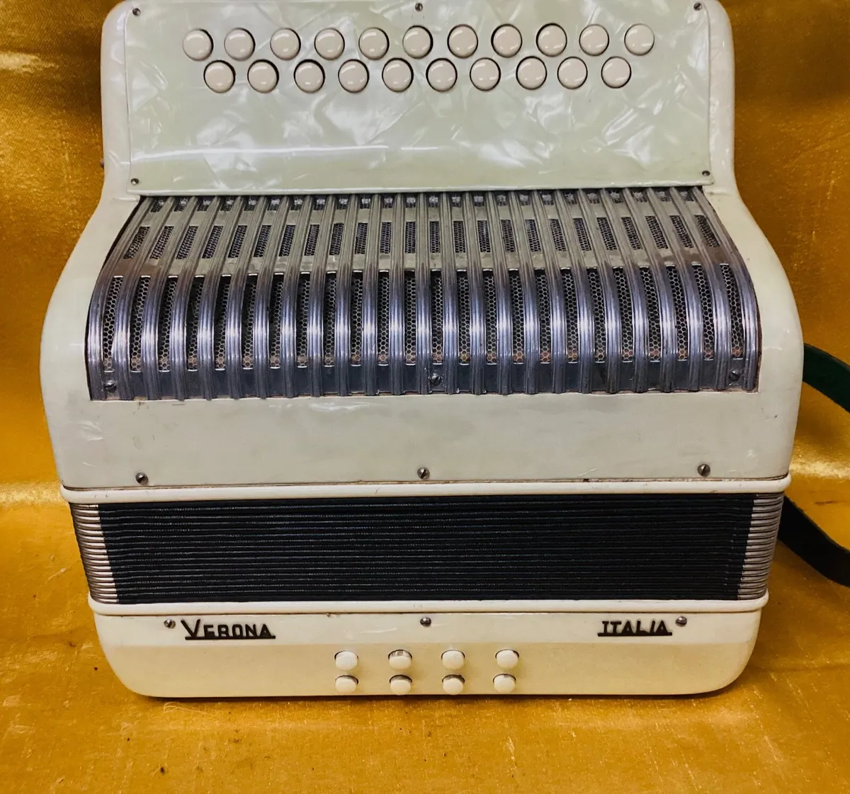 CASALI VERONA ITALIAN B/C 2 VOICE BUTTON ACCORDION - Image 1