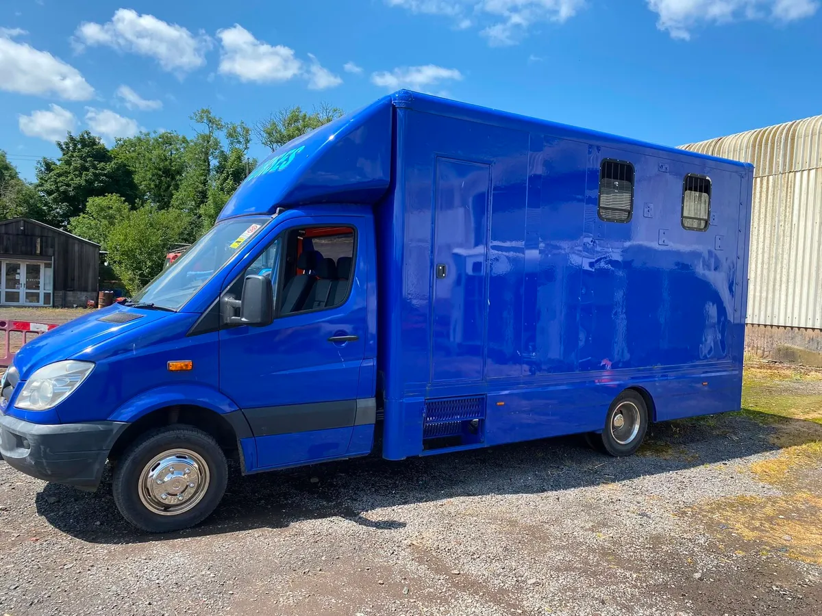 Horse Lorry - Image 1