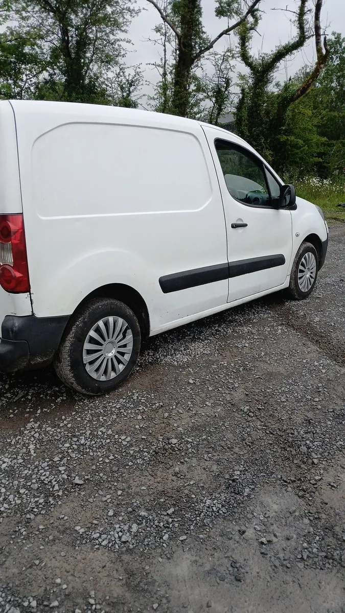 2015 Peugeot partner 3 seather 1.6 diesel doe - Image 3