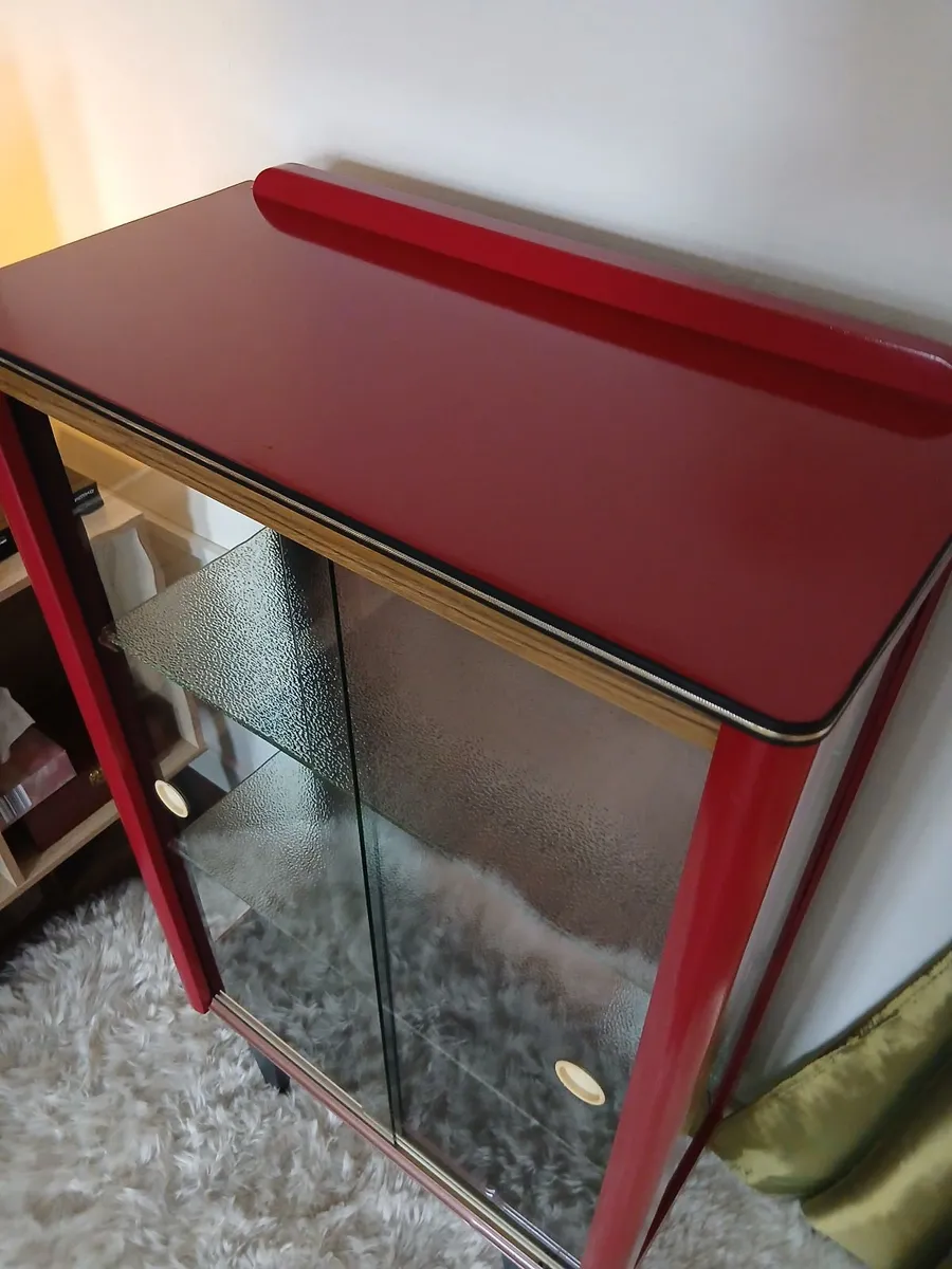 Lovely Mid Century Display Cabinet. - Image 4