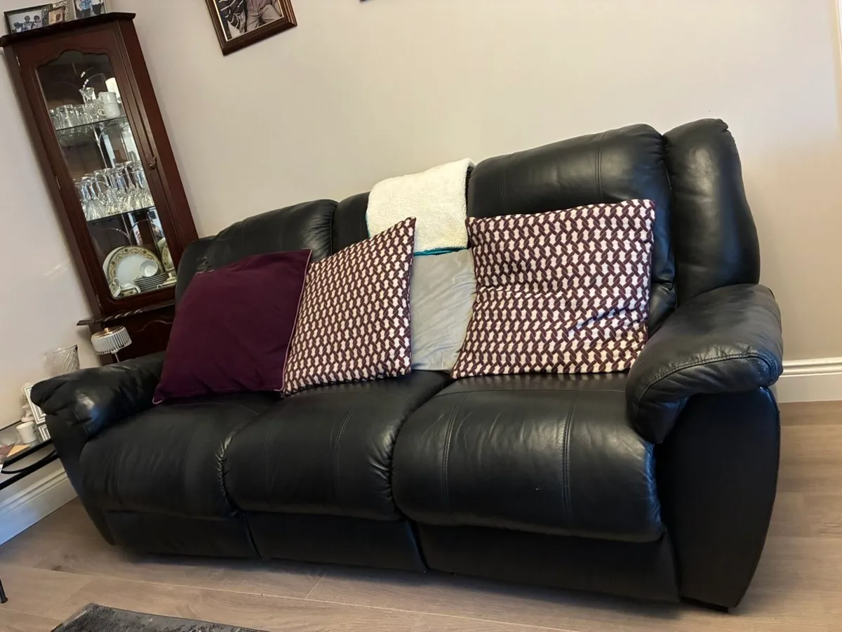 Black recliner leather furniture , full suite - Image 3