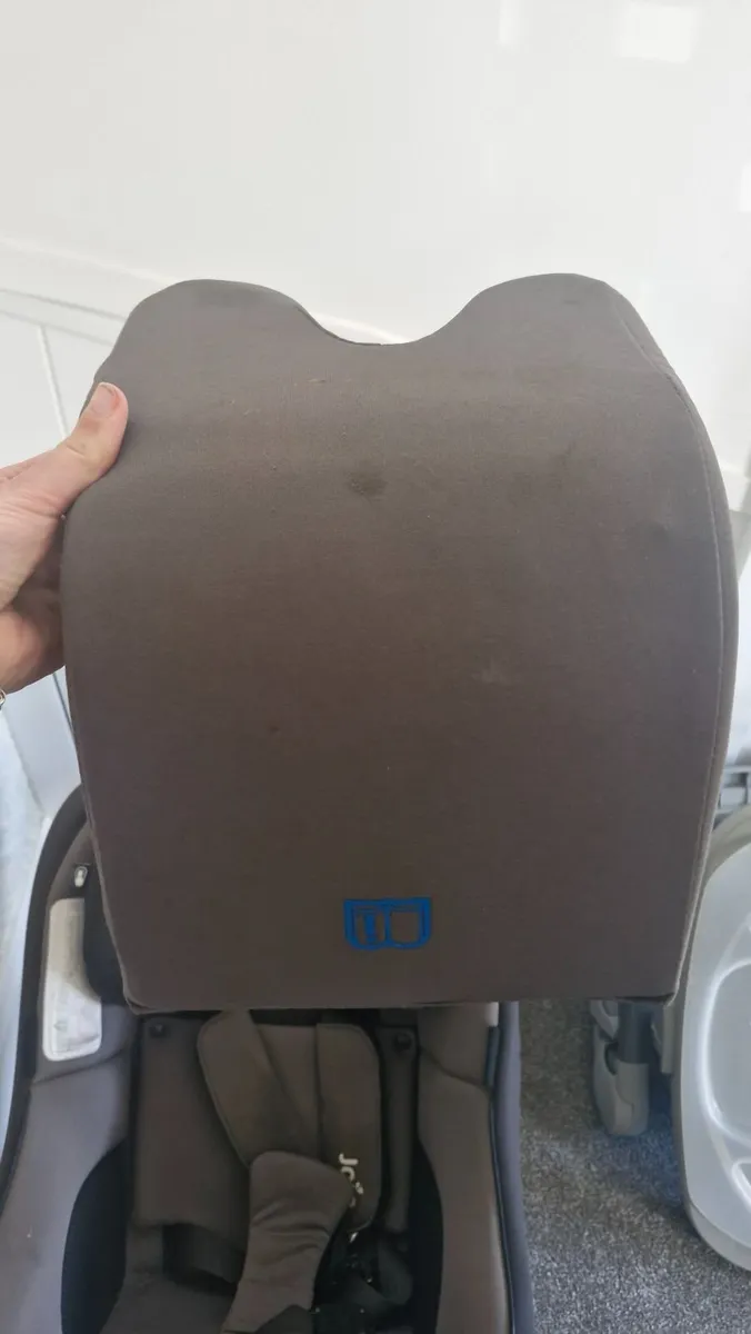 Car seat - Image 1