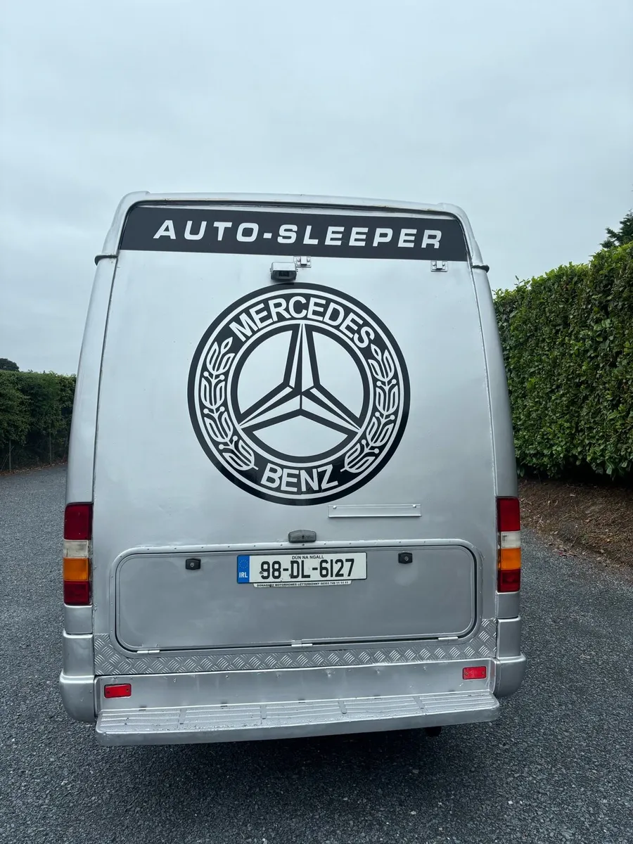 Mercedes-Benz 310D 4 berth factory built Fixed bed - Image 4