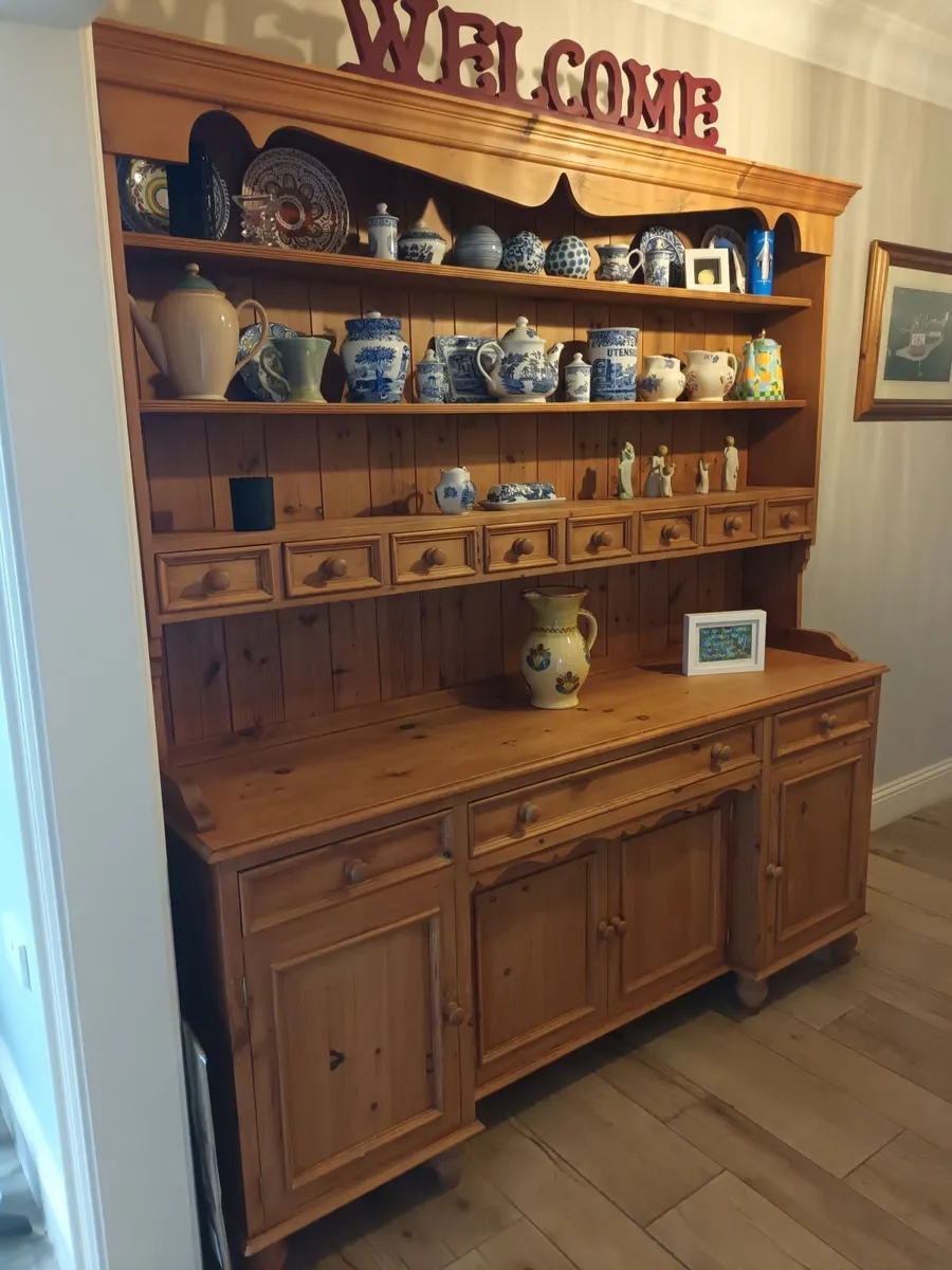 Beautiful large pine dresser 8' wide x 7' high - Image 1