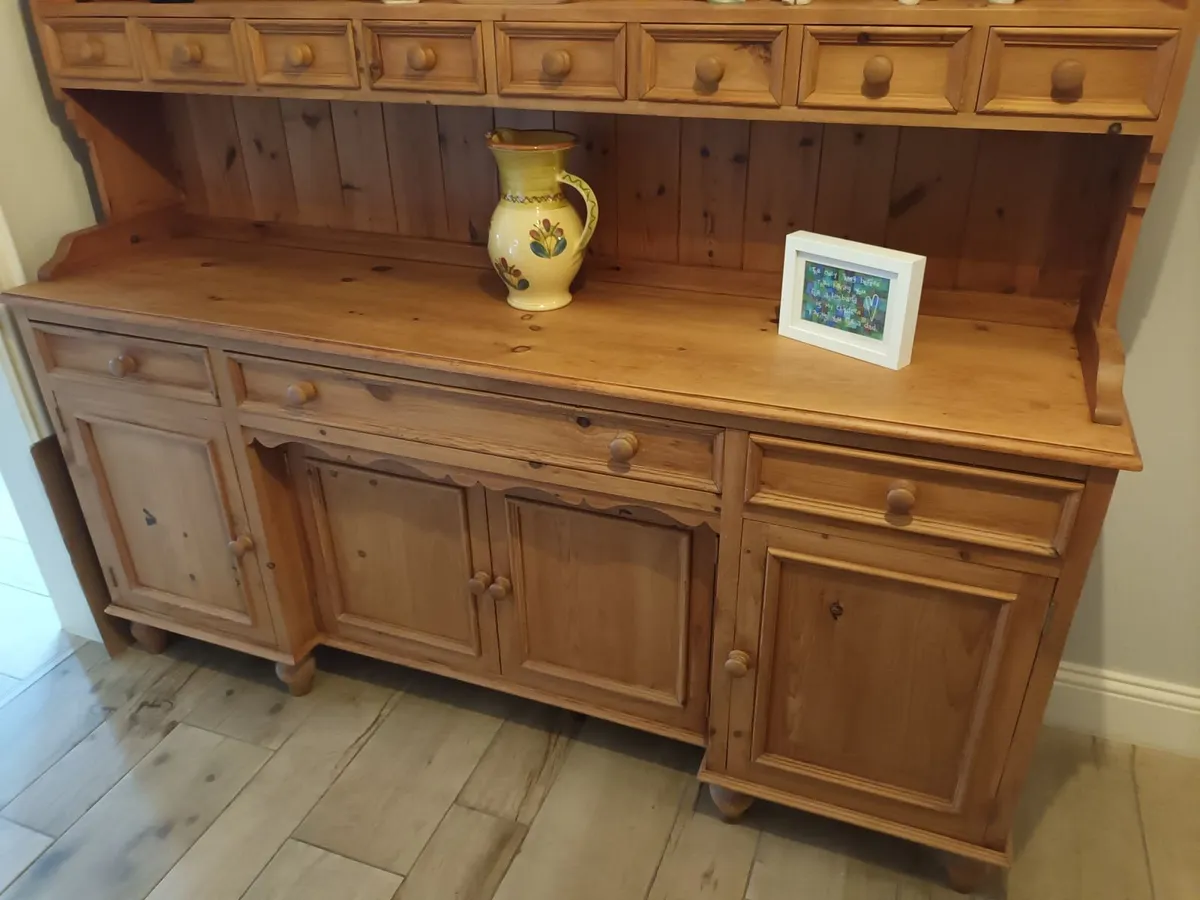 Beautiful large pine dresser 8' wide x 7' high - Image 2