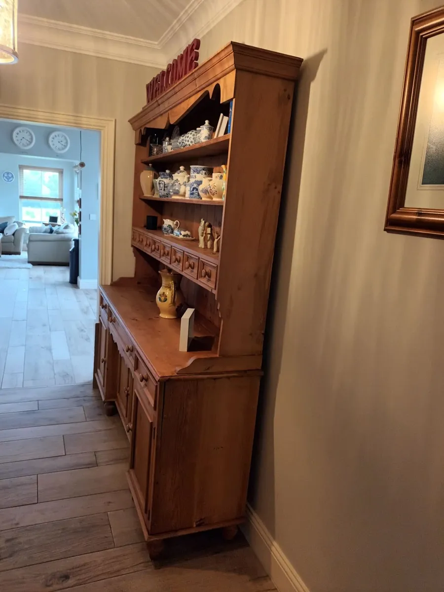 Beautiful large pine dresser 8' wide x 7' high - Image 3