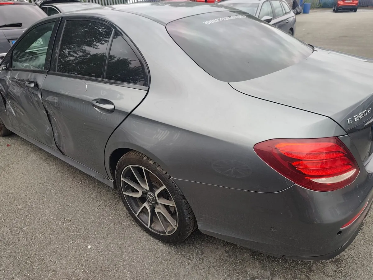 191 mercedes e220 - Image 4