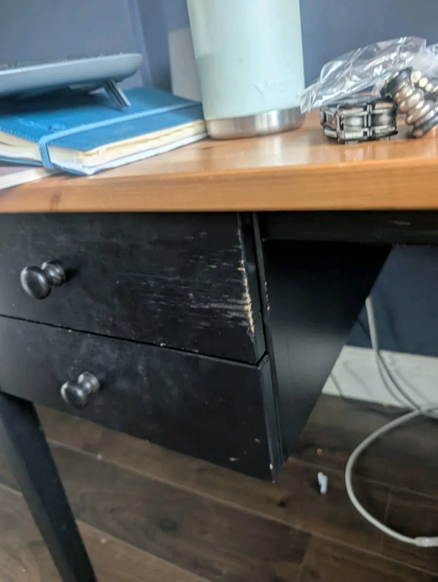 Desk - Image 2
