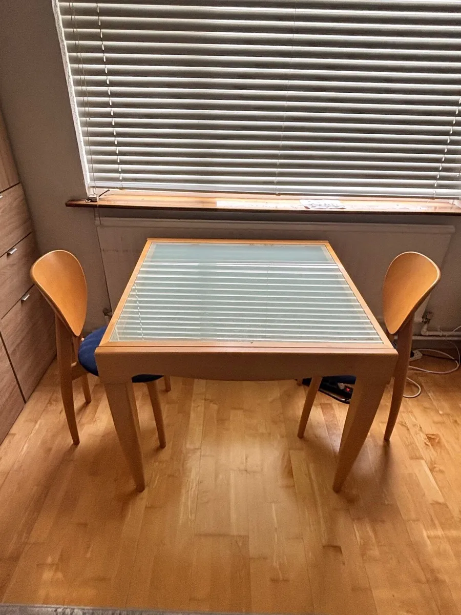 Extendable Dining table with Chairs - Image 2