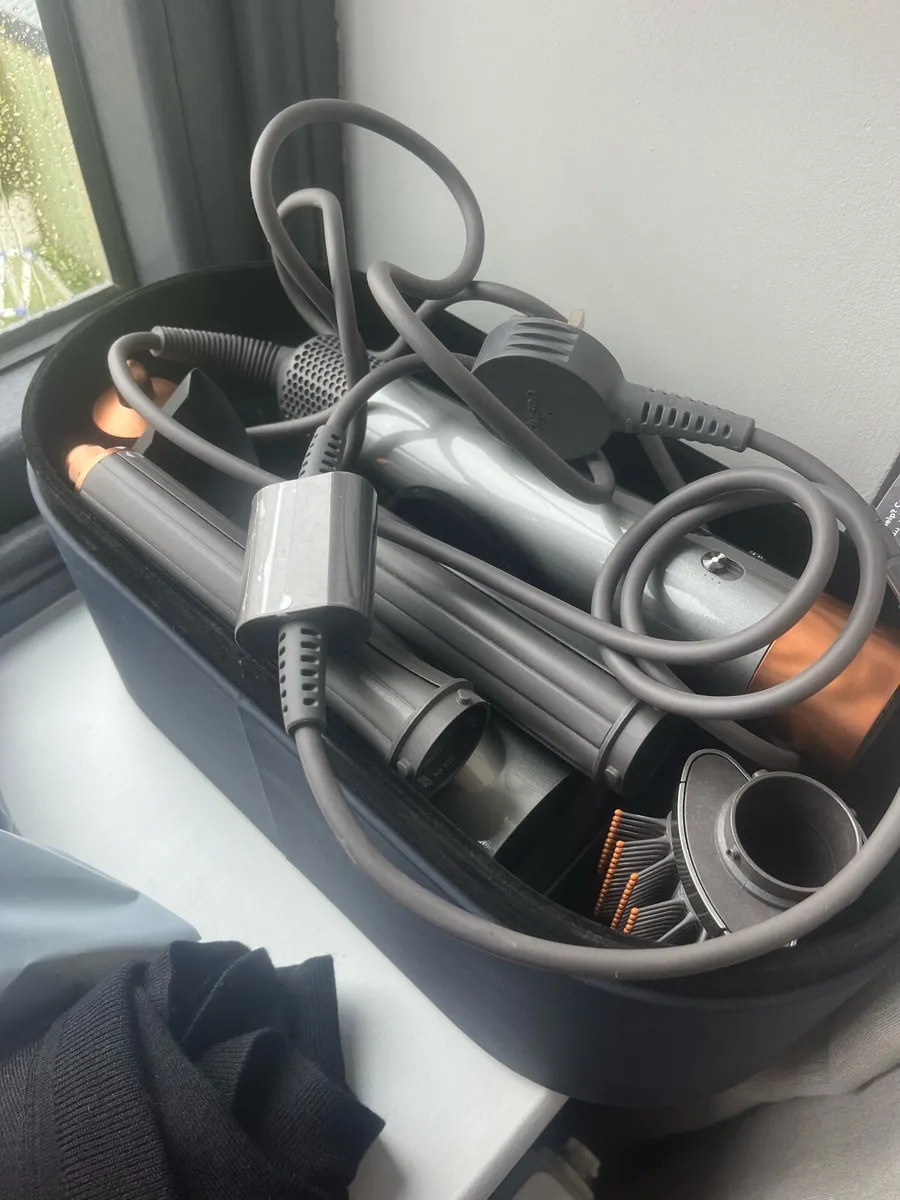 Dyson airwrap - Image 3