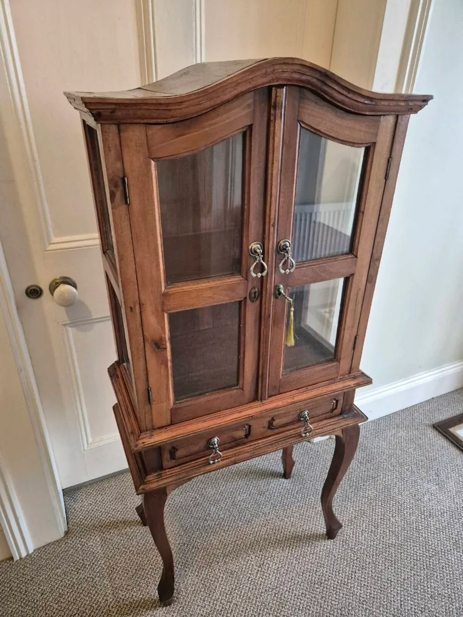 Display cabinet - Image 1
