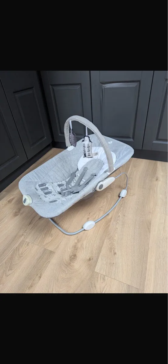 Joie Wish Baby Bouncer - Petite City Design - Image 2